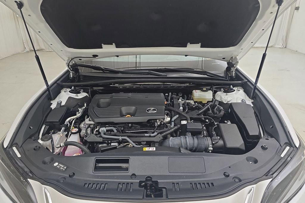 Used 2023 Lexus ES 300h Ultra Luxury image 31