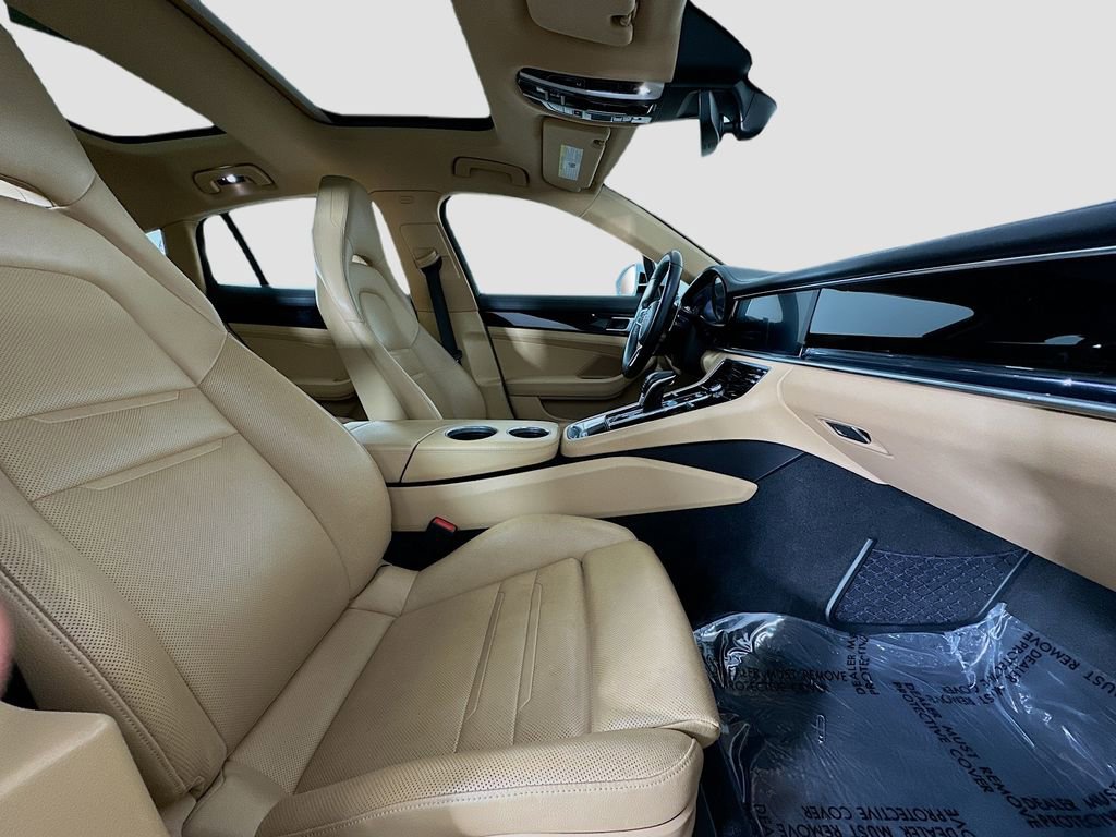 Used 2018 Porsche Panamera 4 image 30