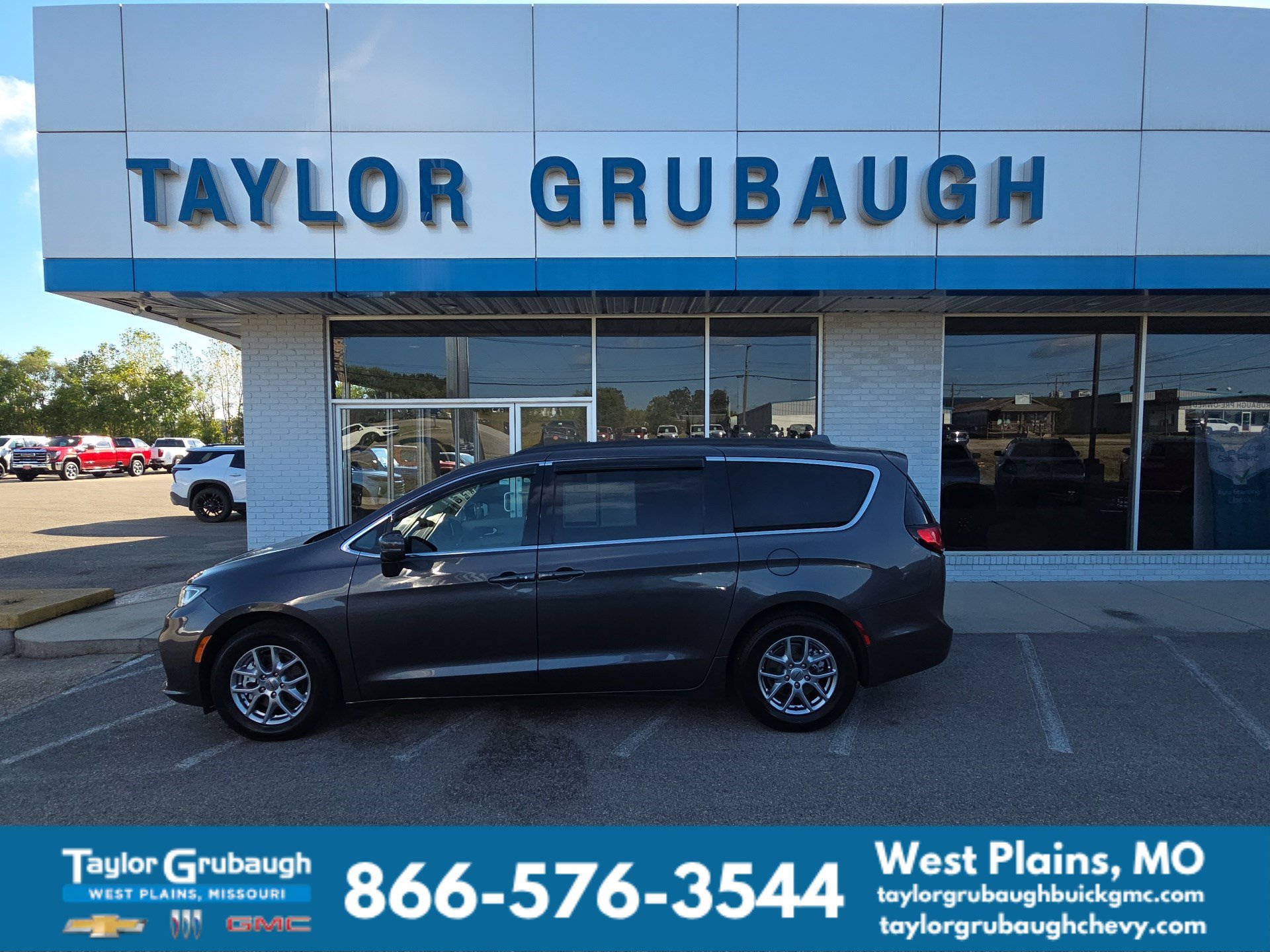 Used 2021 Chrysler Pacifica Touring