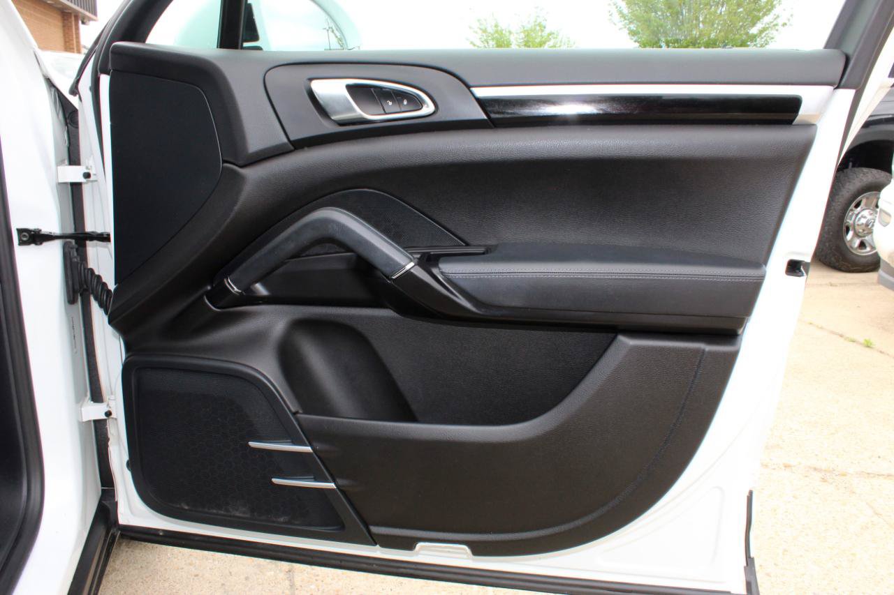 Used 2016 Porsche Cayenne AWD/4WD image 20