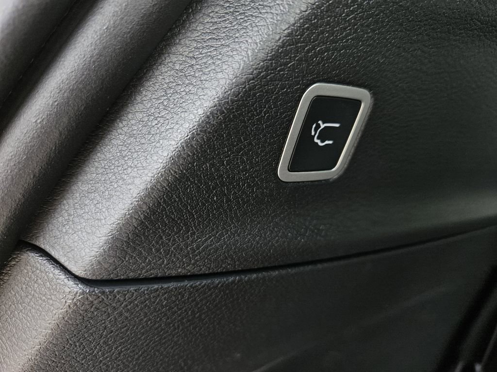 New 2026 Chrysler Pacifica Limited FWD image 10