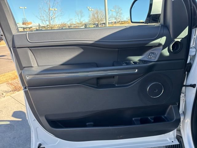 Used 2024 Ford Expedition XLT image 26