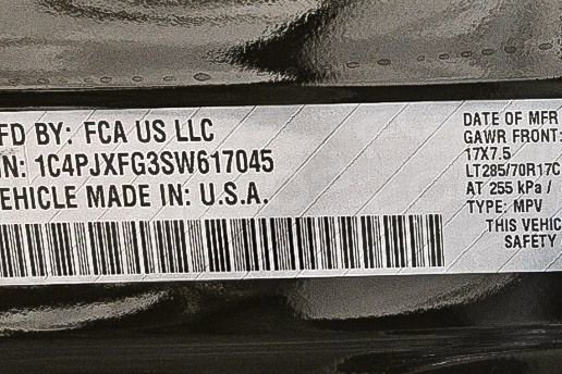 Used 2025 Jeep Wrangler Unlimited Rubicon w/ Convenience Group image 28