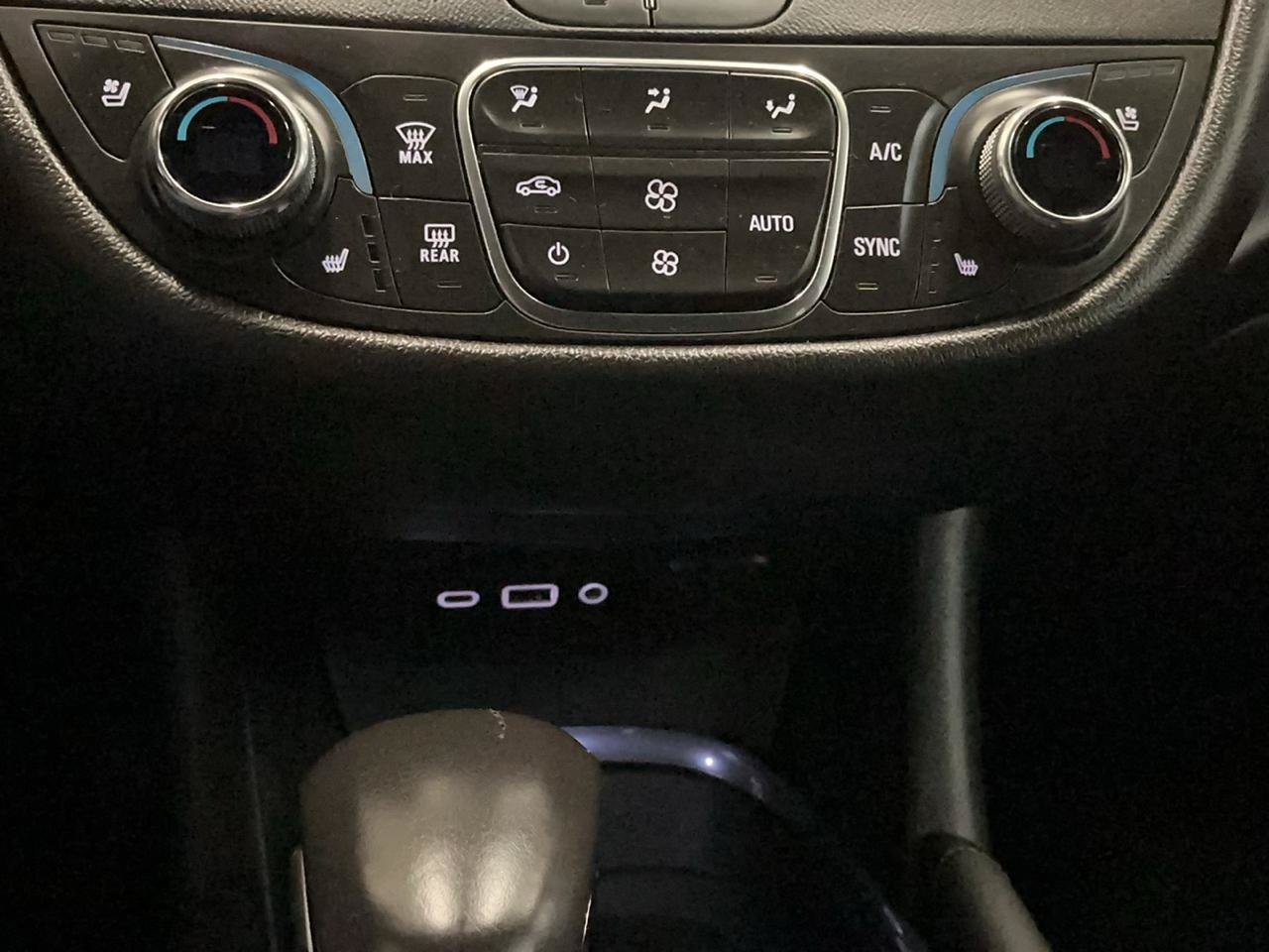 Used 2023 Chevrolet Malibu LT FWD image 19