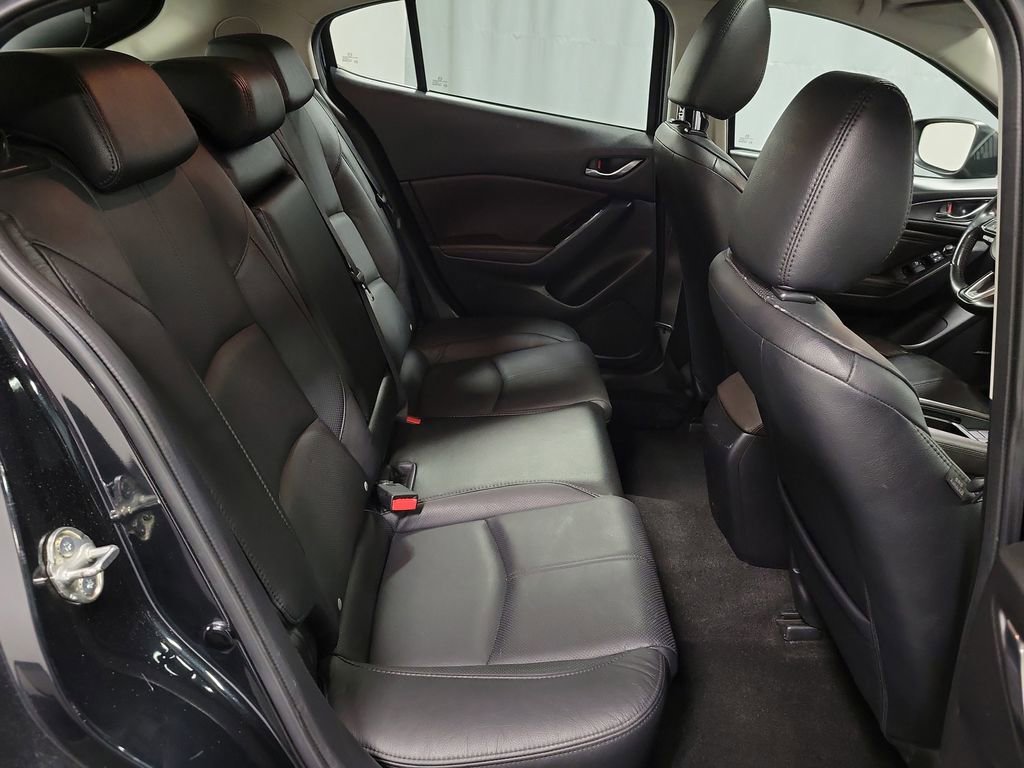 Used 2018 MAZDA MAZDA3 Grand Touring w/ Premium Equipment Package image 27