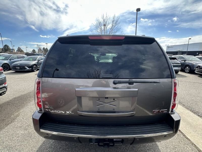 Used 2011 GMC Yukon XL Denali image 11