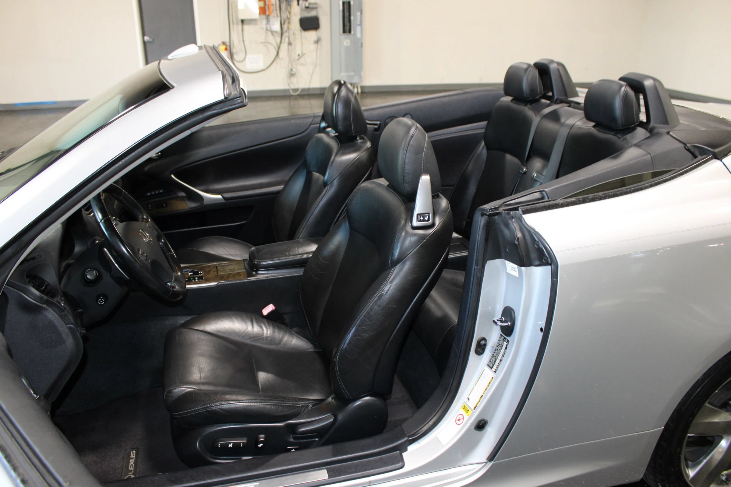 Used 2010 Lexus IS 350C w/ Luxury Pkg RWD image 40