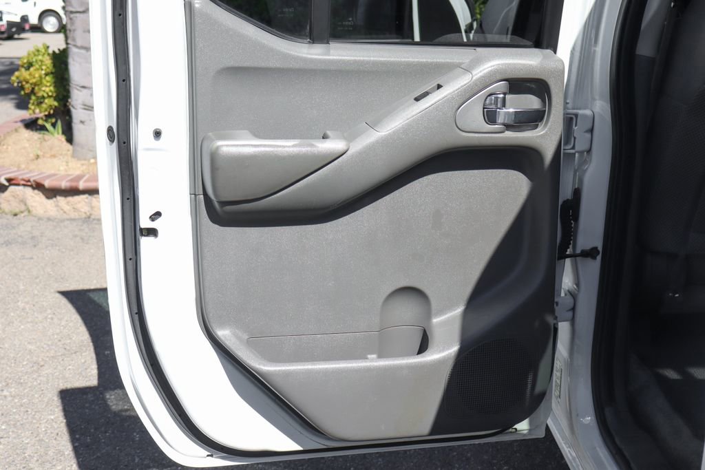 Used 2016 Nissan Frontier SV RWD image 33