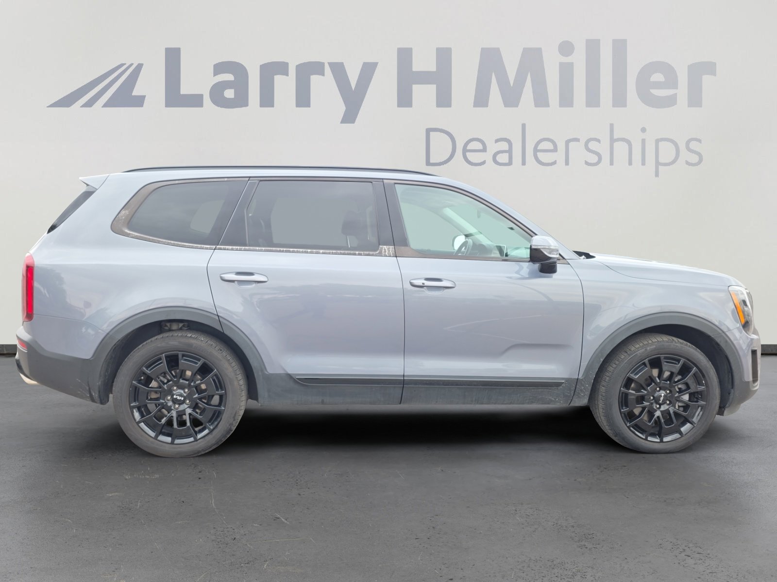 Used 2022 Kia Telluride SX w/ SX Prestige Package image 6