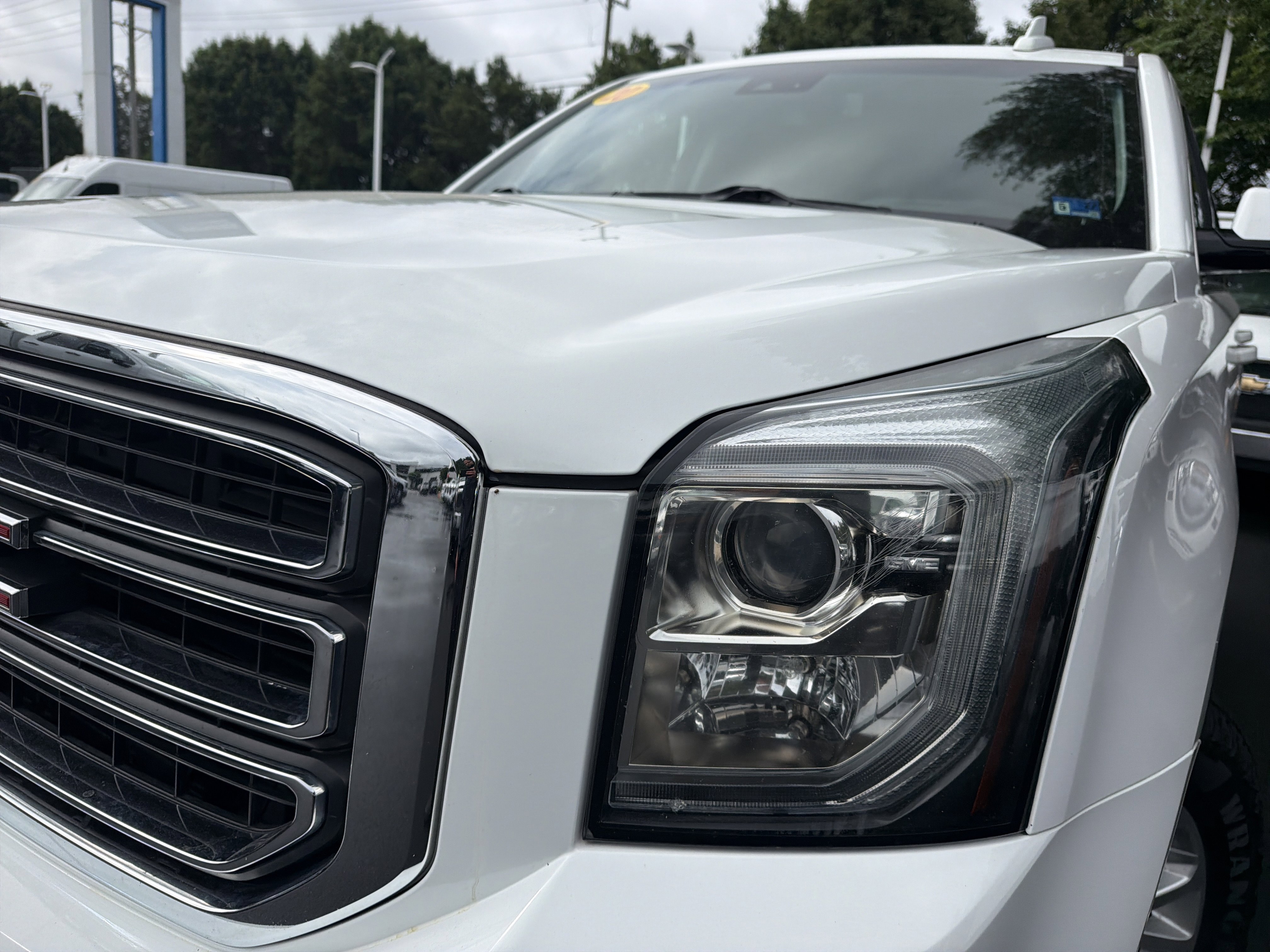 Used 2020 GMC Yukon SLT AWD/4WD image 6