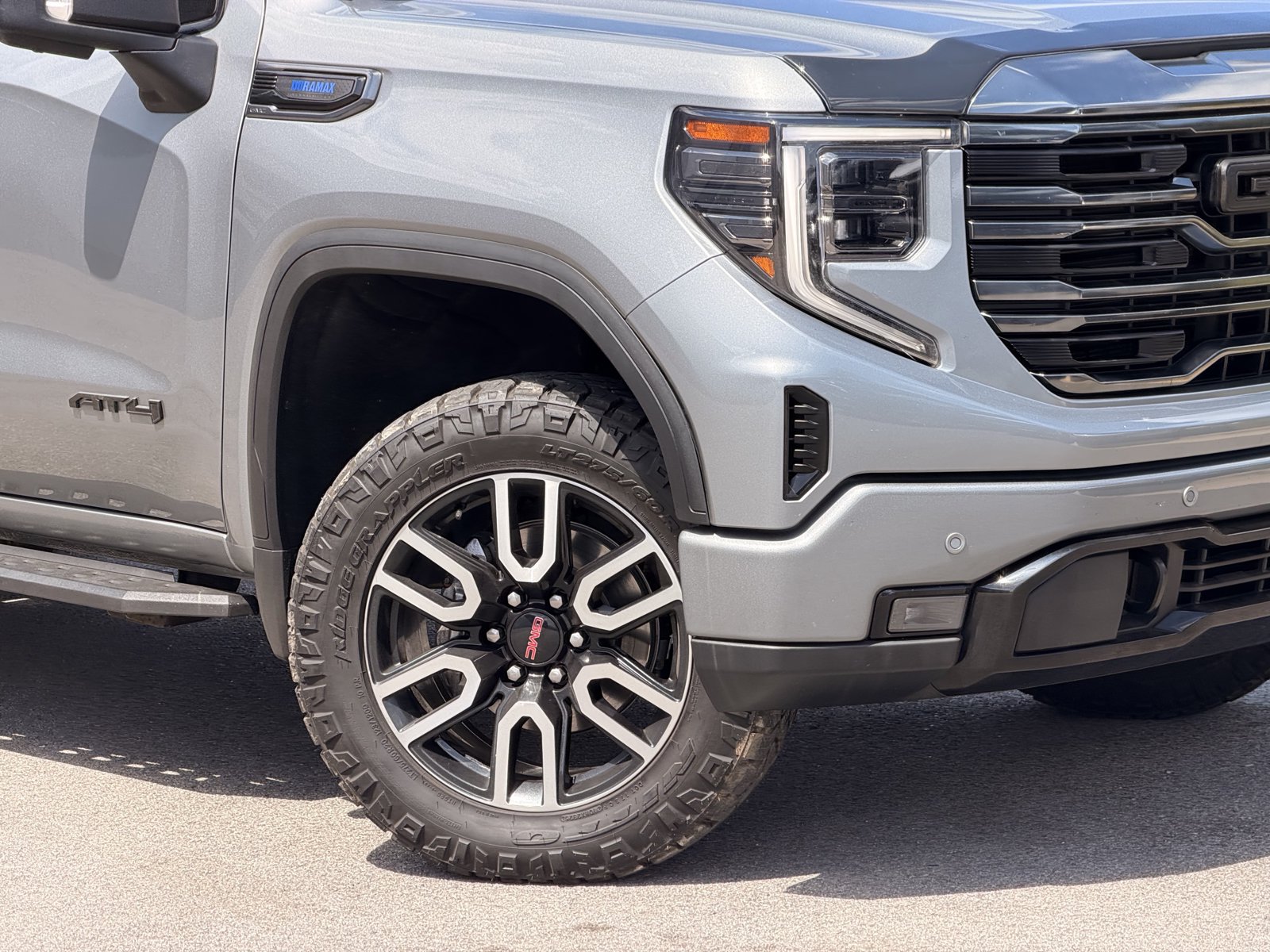 Used 2023 GMC Sierra 1500 AT4 w/ AT4 Preferred Package AWD/4WD image 3