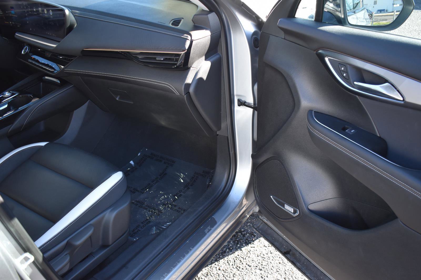 Used 2024 Buick Envision Sport Touring image 15