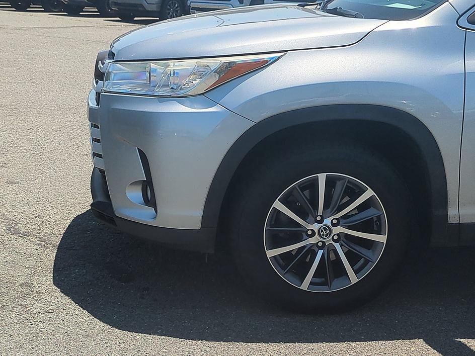 Used 2019 Toyota Highlander XLE FWD image 10