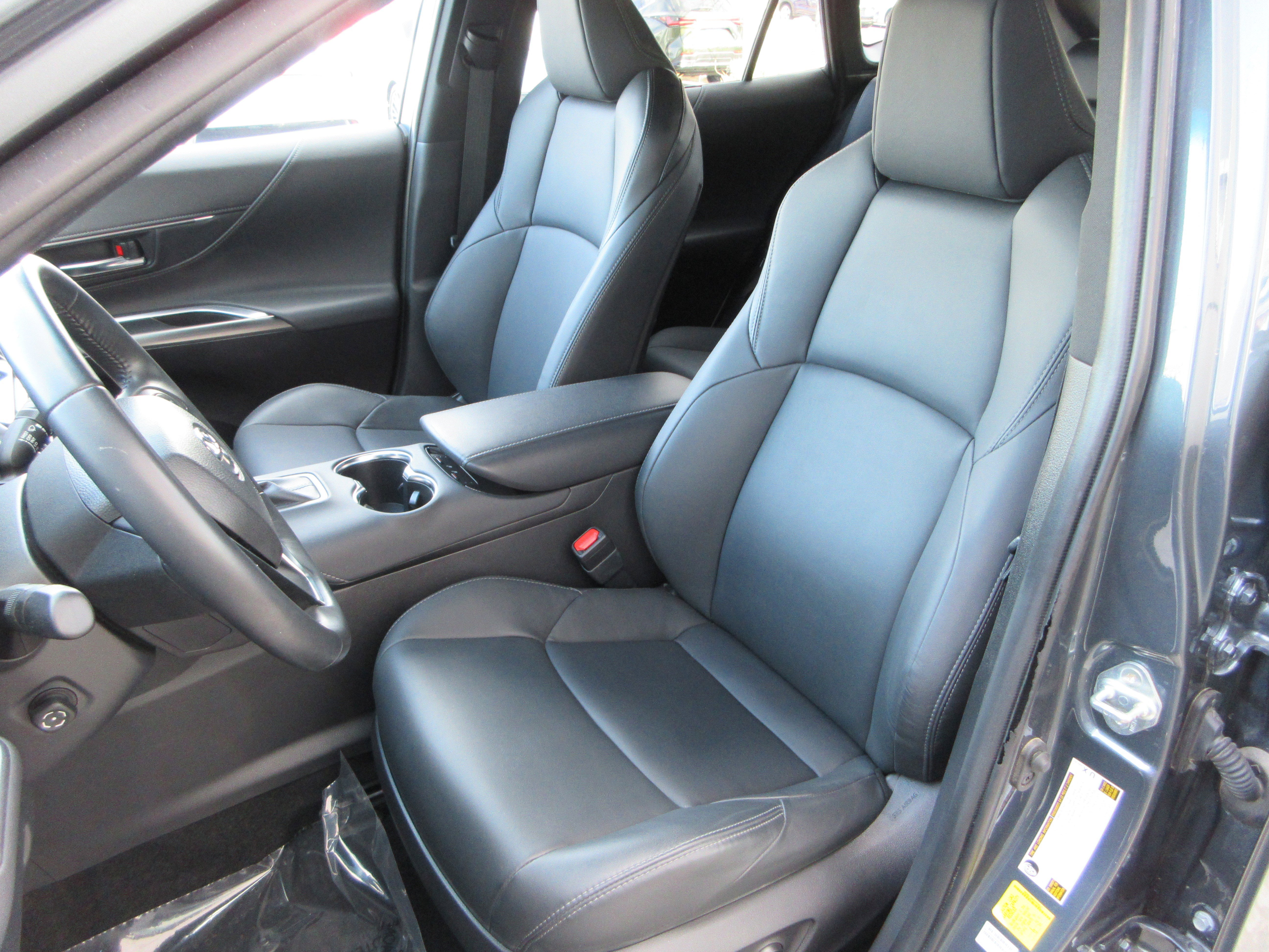 Used 2024 Toyota Venza XLE image 30