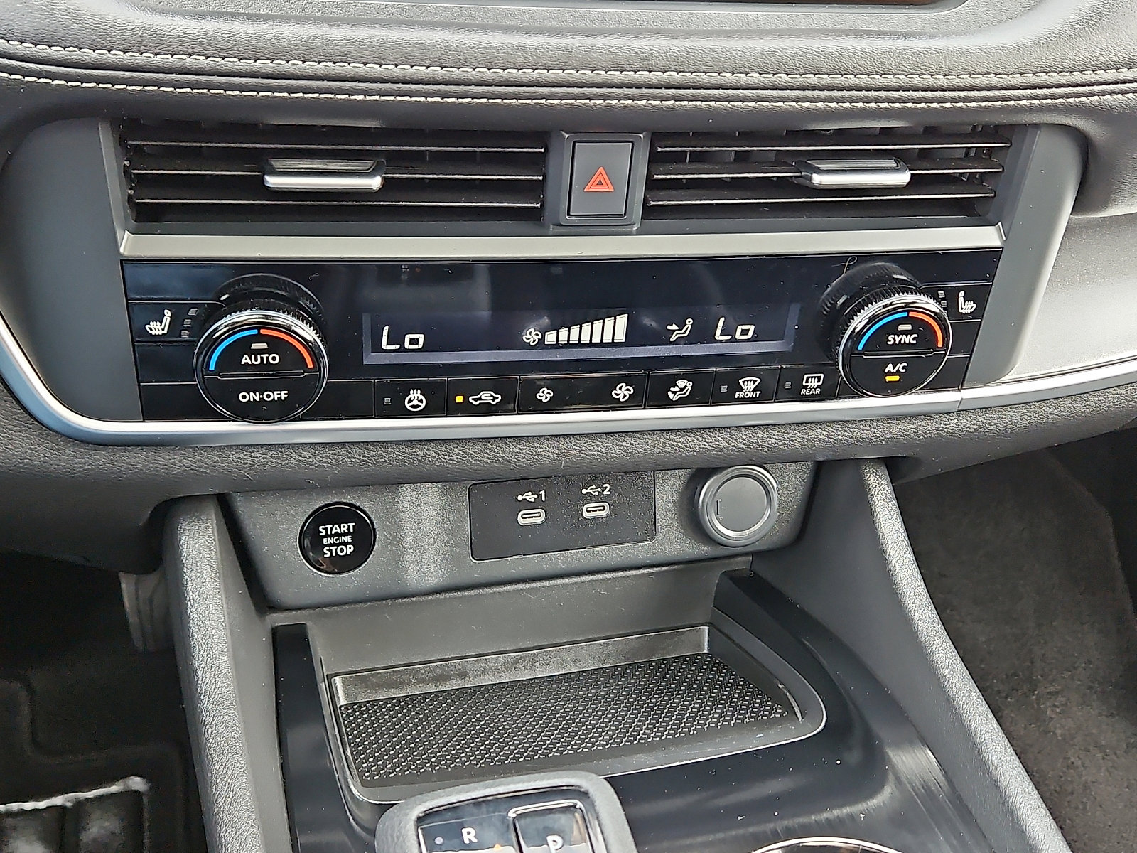 Used 2025 Nissan Rogue SV w/ SV Premium Package FWD image 15