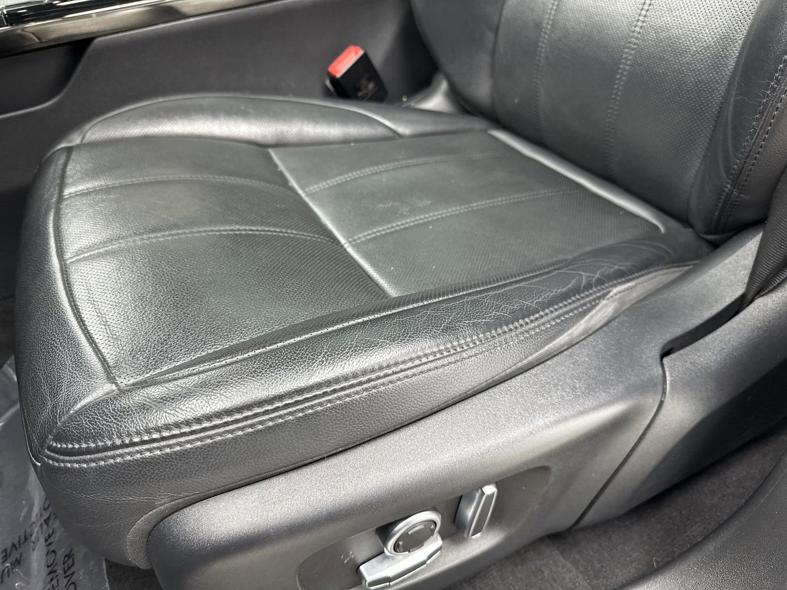 Used 2022 Land Rover Range Rover Evoque R-Dynamic S AWD/4WD image 28