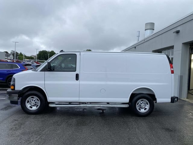 Used 2025 Chevrolet Express 2500 w/ Driver Convenience Package RWD image 5