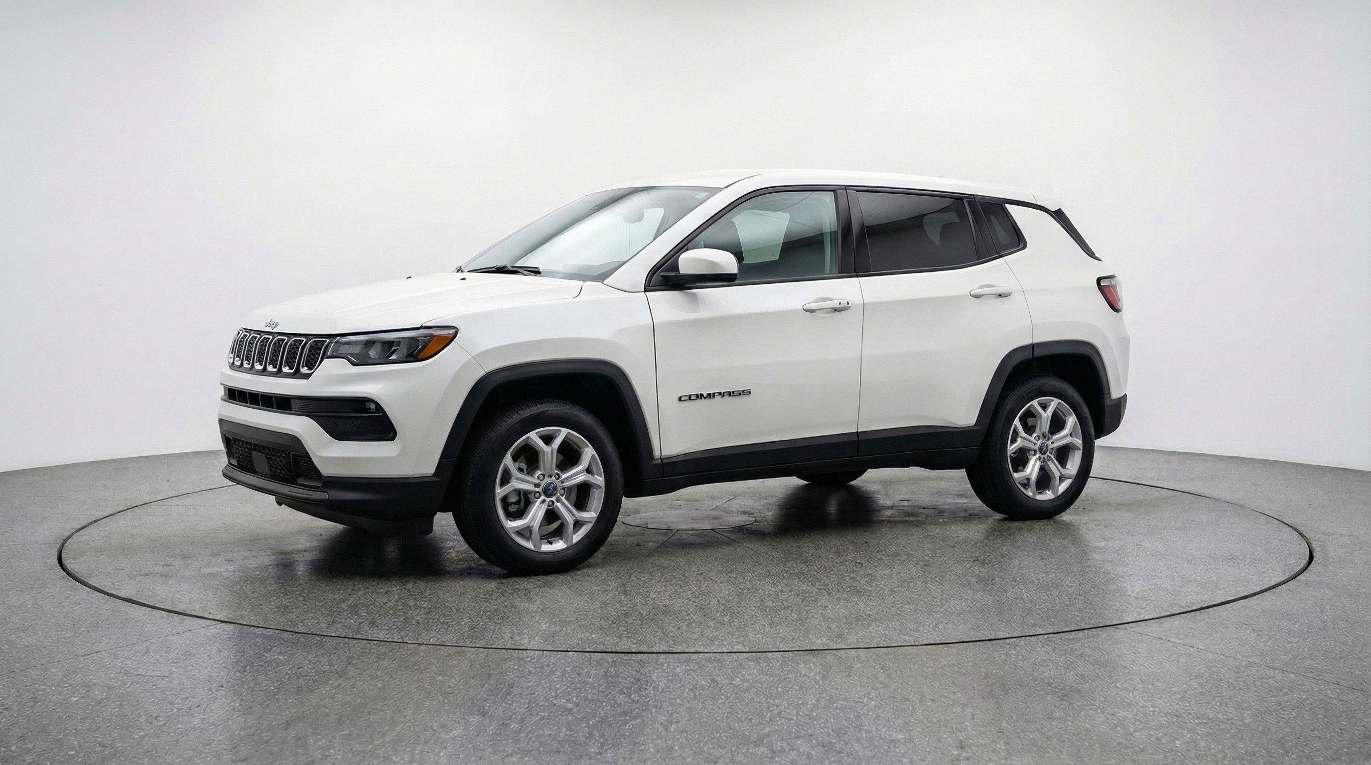 Used 2025 Jeep Compass Latitude AWD/4WD image 3