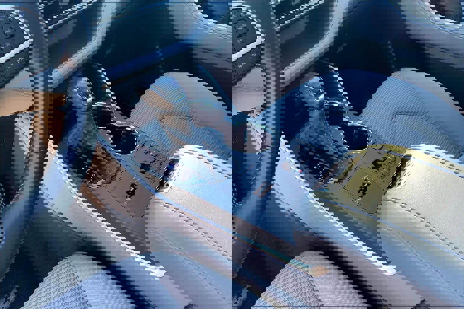 Used 2023 Toyota Highlander LE image 15