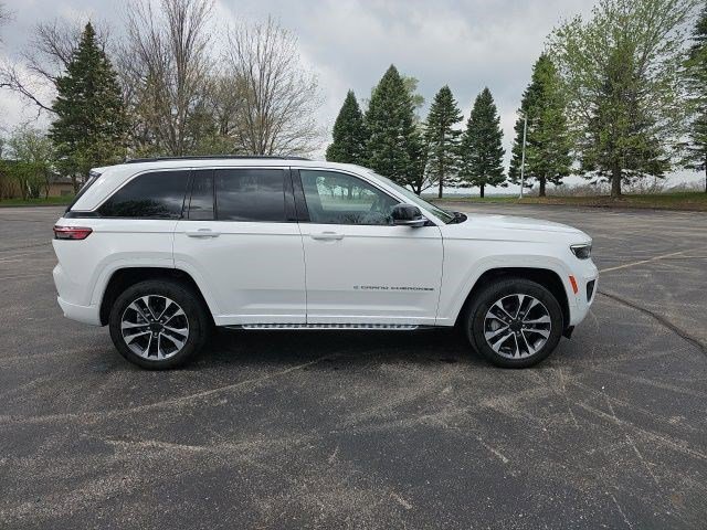 Used 2024 Jeep Grand Cherokee Overland w/ Luxury Tech Group IV AWD/4WD image 7