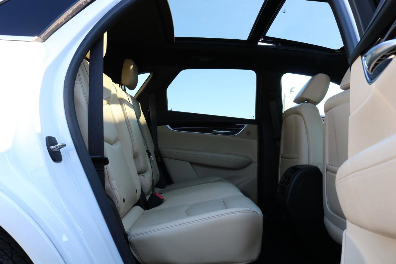 Used 2017 Cadillac XT5 Luxury w/ Driver Awareness Package FWD image 38