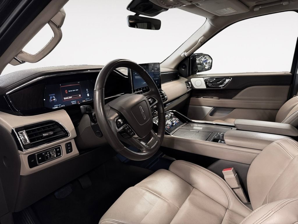 Used 2023 Lincoln Navigator Reserve AWD/4WD image 10