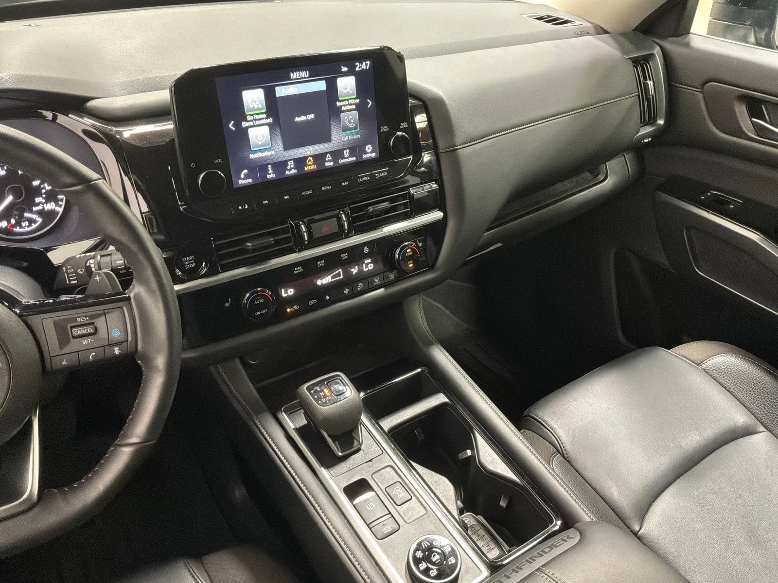 Used 2025 Nissan Pathfinder SL AWD/4WD image 8
