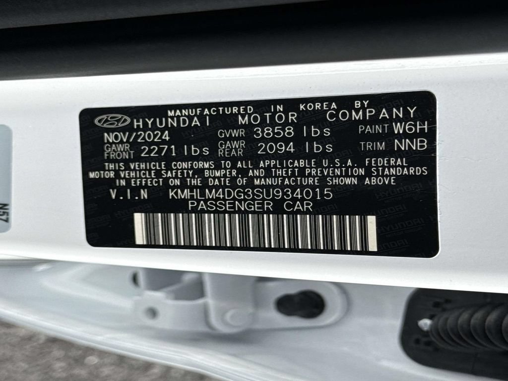 Used 2025 Hyundai Elantra Sport FWD image 31