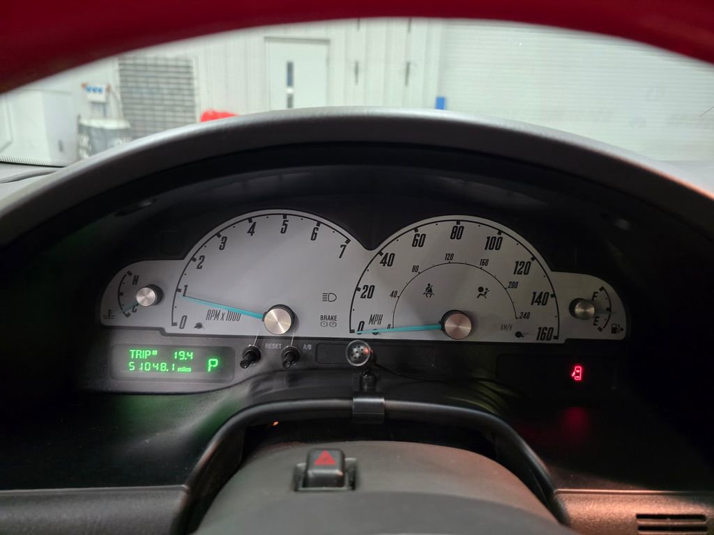 Used 2002 Ford Thunderbird image 25