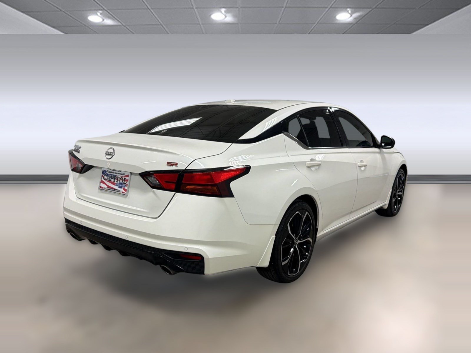 Used 2024 Nissan Altima 2.5 SR FWD image 8