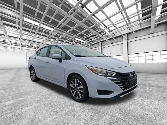 Used 2025 Nissan Versa SV image 1