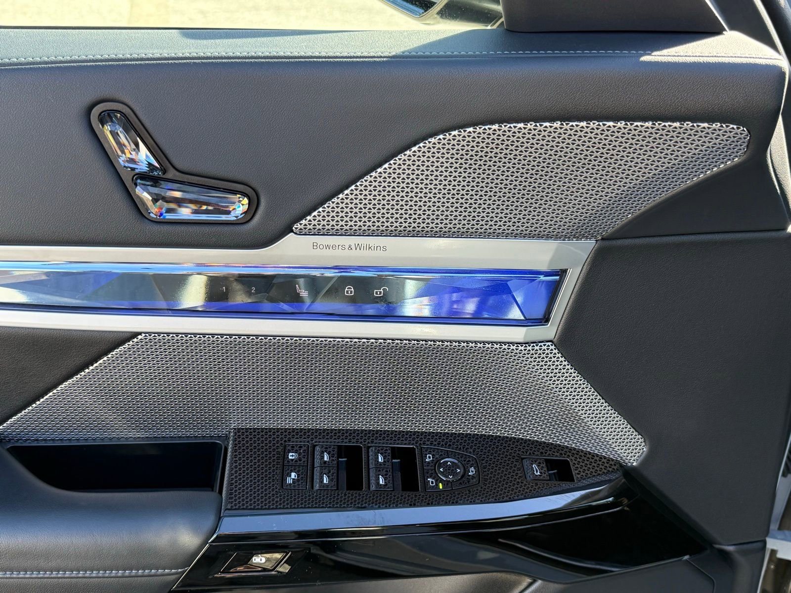 Used 2025 BMW i7 eDrive50 w/ M Sport Package image 21