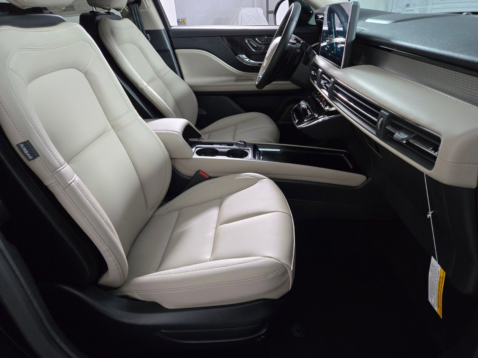 New 2026 Lincoln Corsair Premiere image 18