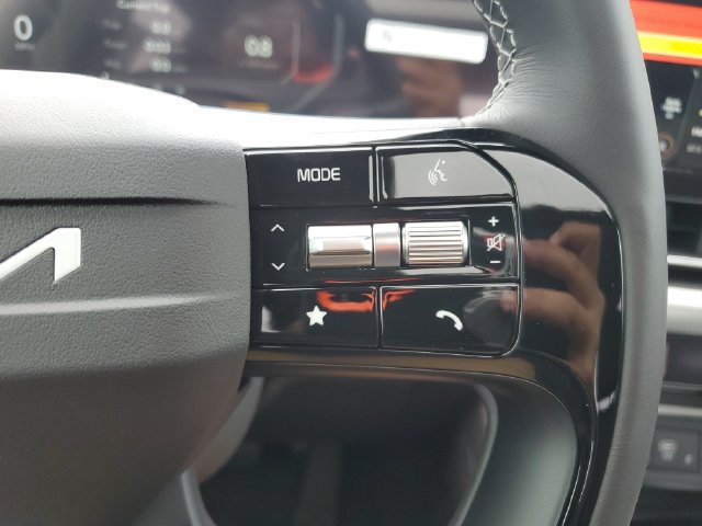 New 2027 Kia Carnival SX w/ Dark Edition Package FWD image 21