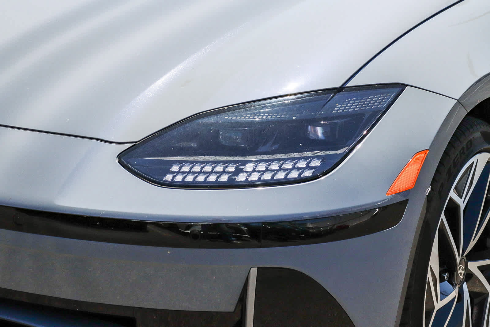 Used 2024 Hyundai Ioniq 6 SEL RWD image 2