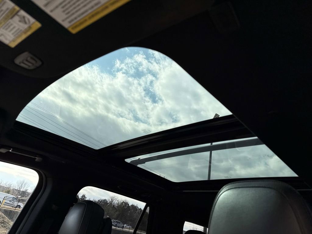 Used 2018 Lincoln Navigator L Reserve w/ Technology Package image 25