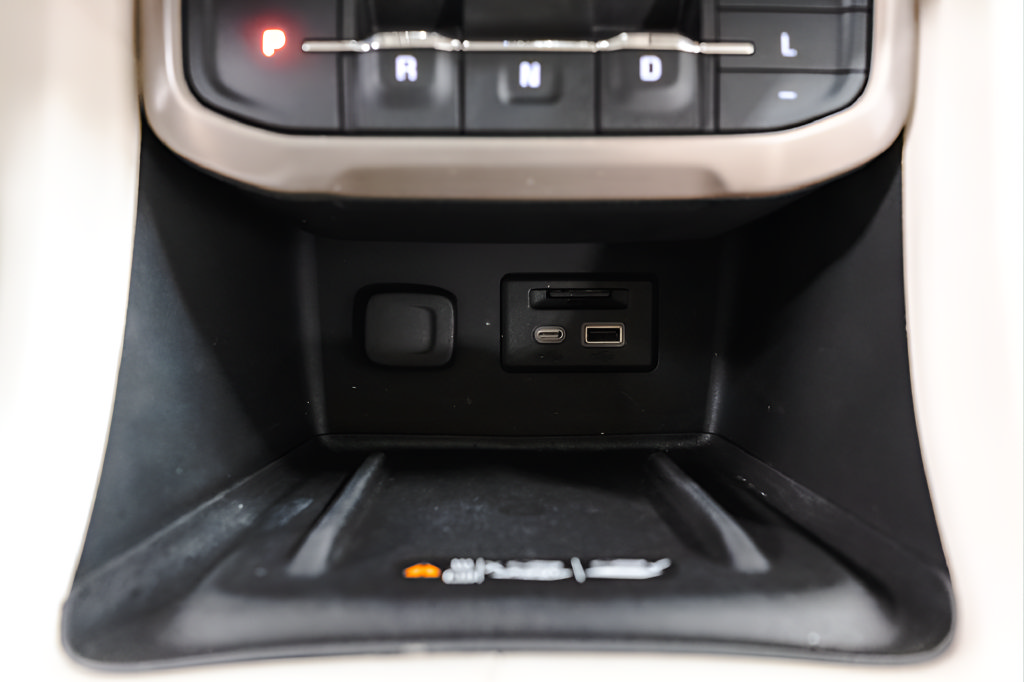Used 2023 GMC Acadia Denali AWD/4WD image 19