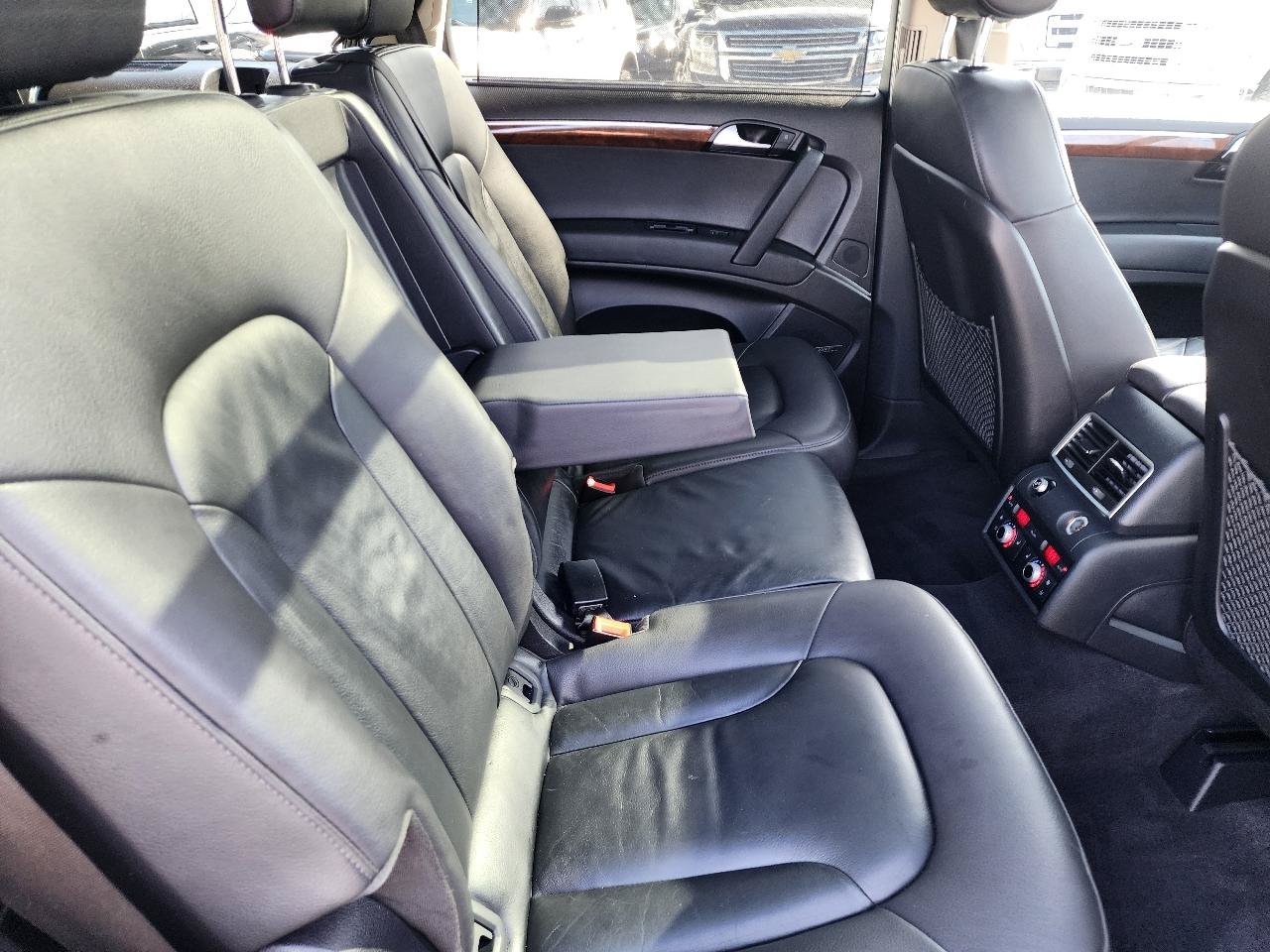 Used 2015 Audi Q7 TDI Premium Plus w/ Premium Plus Package AWD/4WD image 32