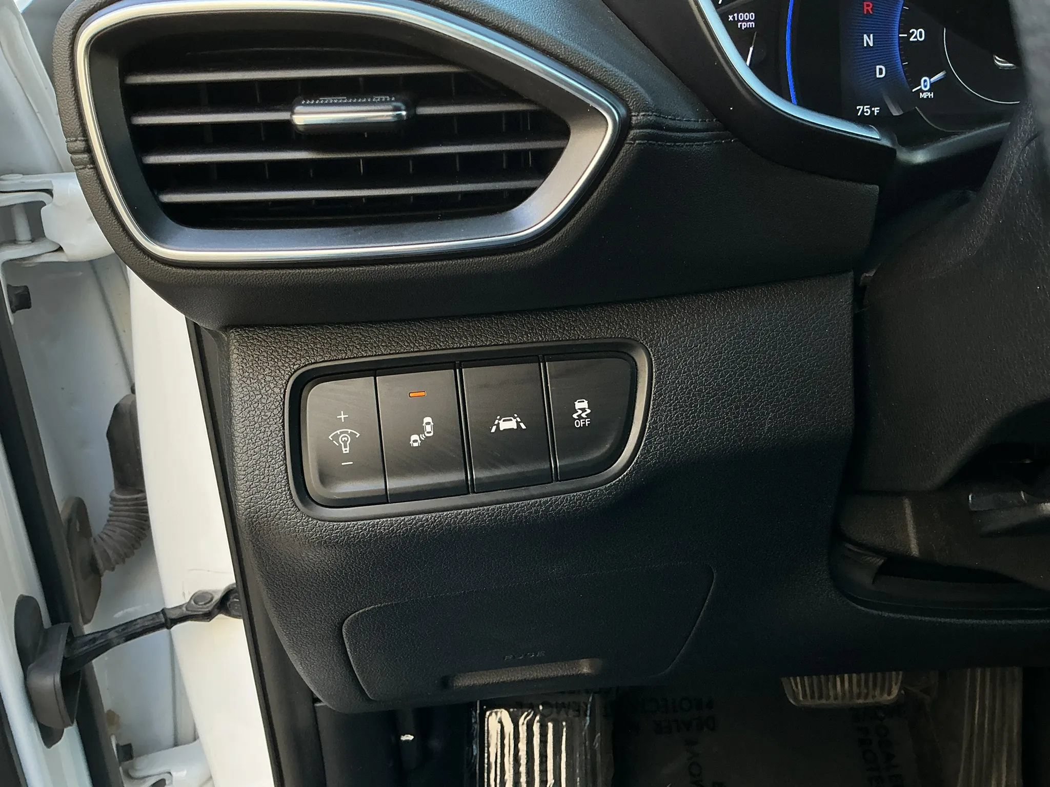 Used 2019 Hyundai Santa Fe SEL FWD image 27