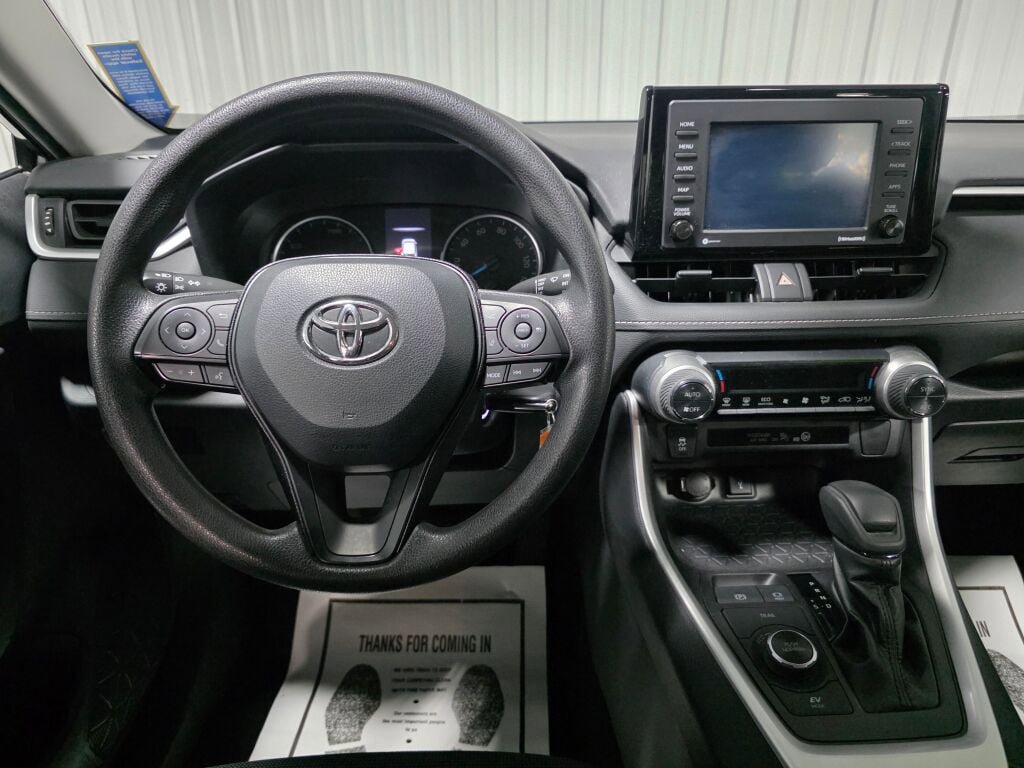 Used 2021 Toyota RAV4 LE AWD/4WD image 9