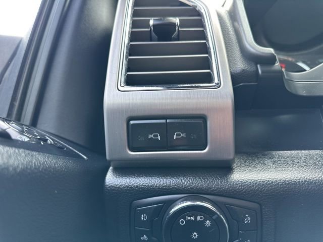 Used 2015 Ford F150 Platinum w/ Equipment Group 701A Luxury AWD/4WD image 30