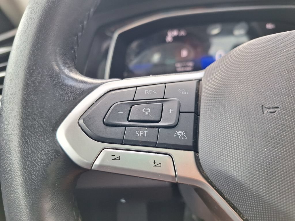 Used 2023 Volkswagen Jetta SE w/ Panoramic Sunroof Package FWD image 12