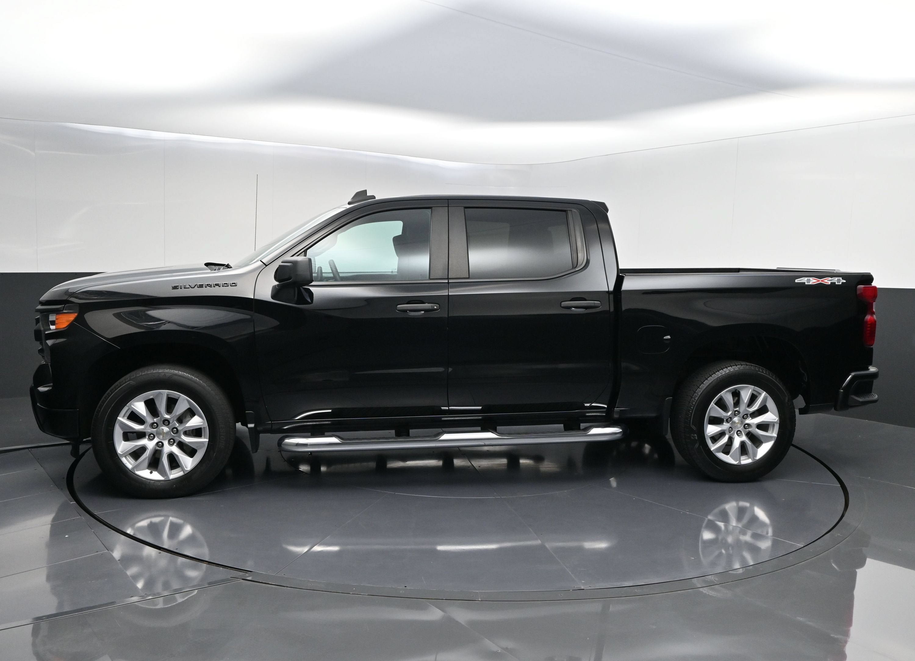 Used 2023 Chevrolet Silverado 1500 Custom w/ LPO, Dark Essentials Package AWD/4WD image 5