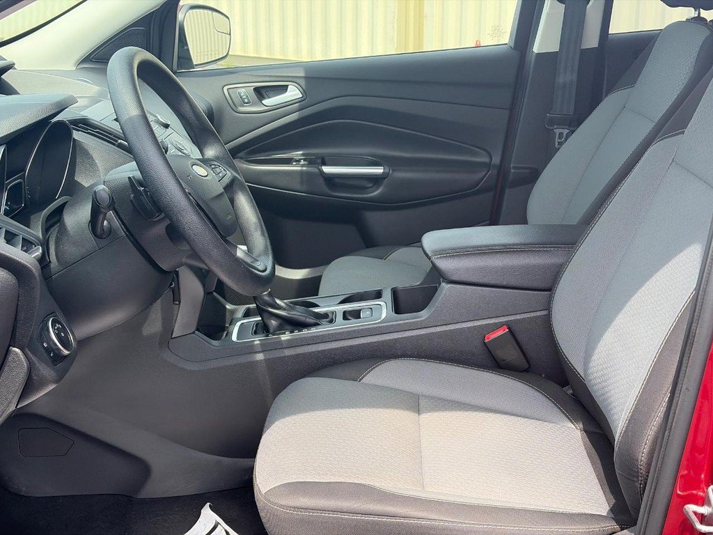 Used 2017 Ford Escape SE FWD image 18