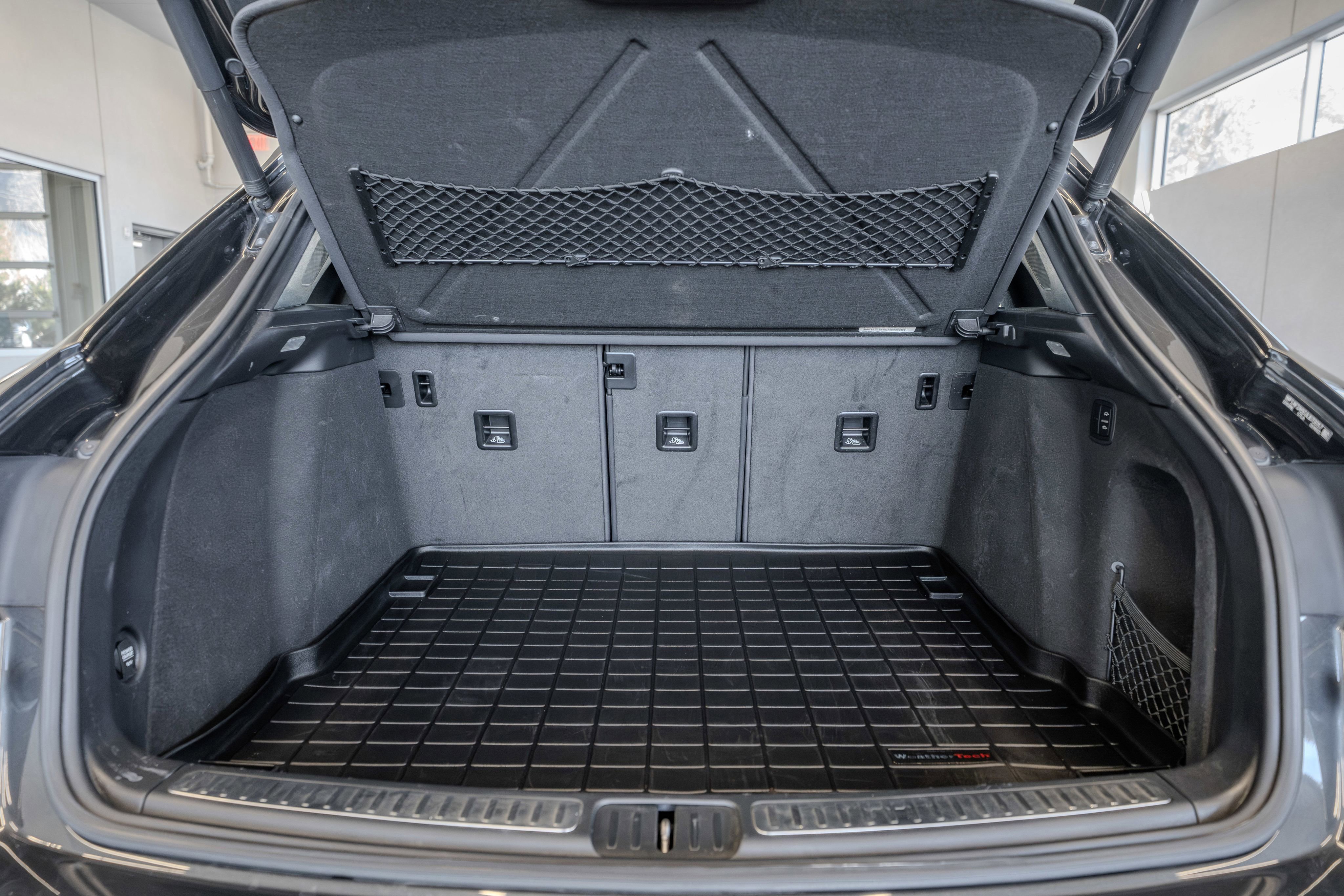 Used 2018 Porsche Macan Turbo w/ Premium Package Plus image 32