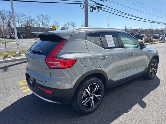 Certified 2025 Volvo XC40 B5 Core image 5