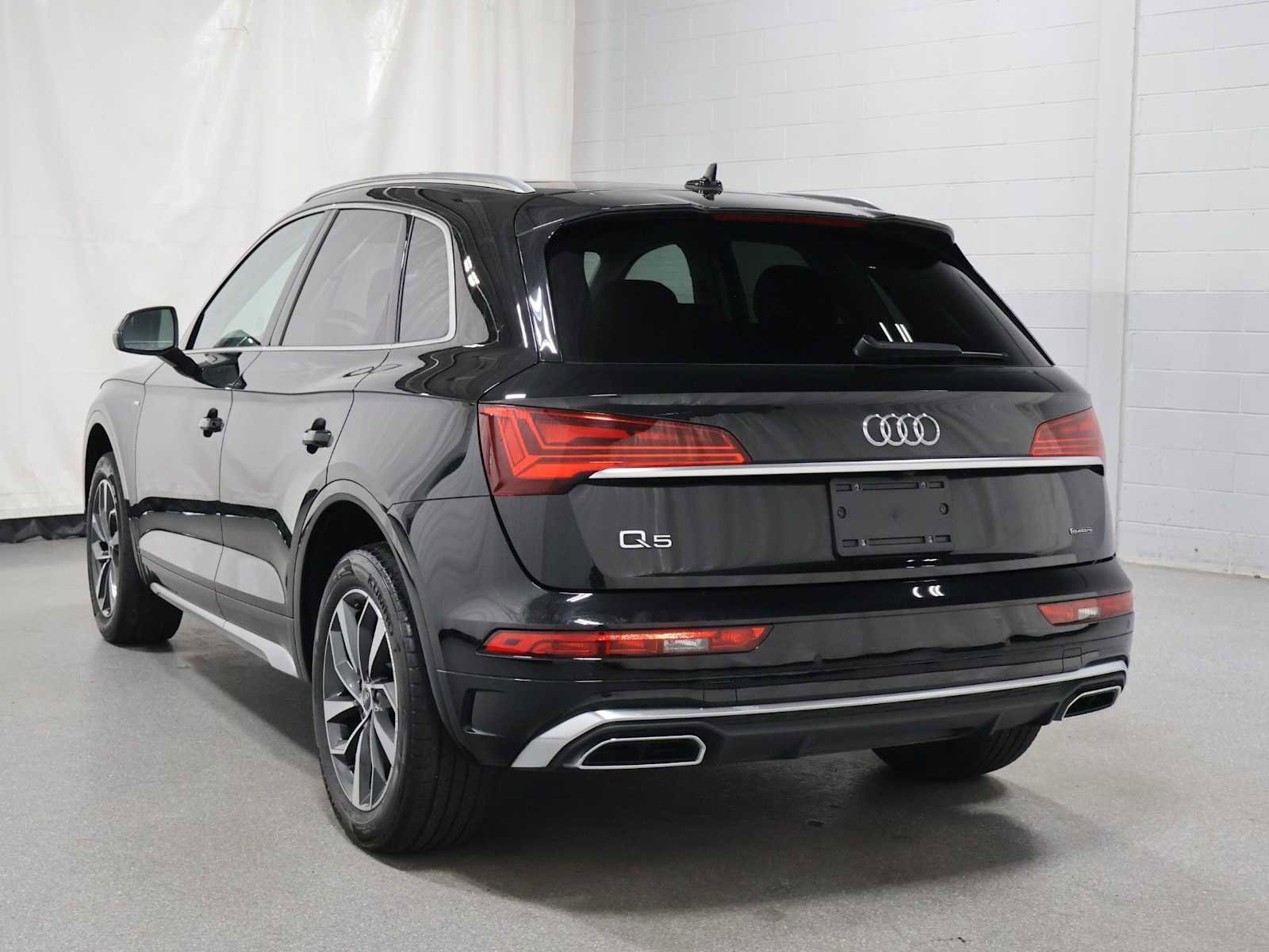 Used 2023 Audi Q5 2.0T Premium Plus w/ Premium Plus Package AWD/4WD image 3