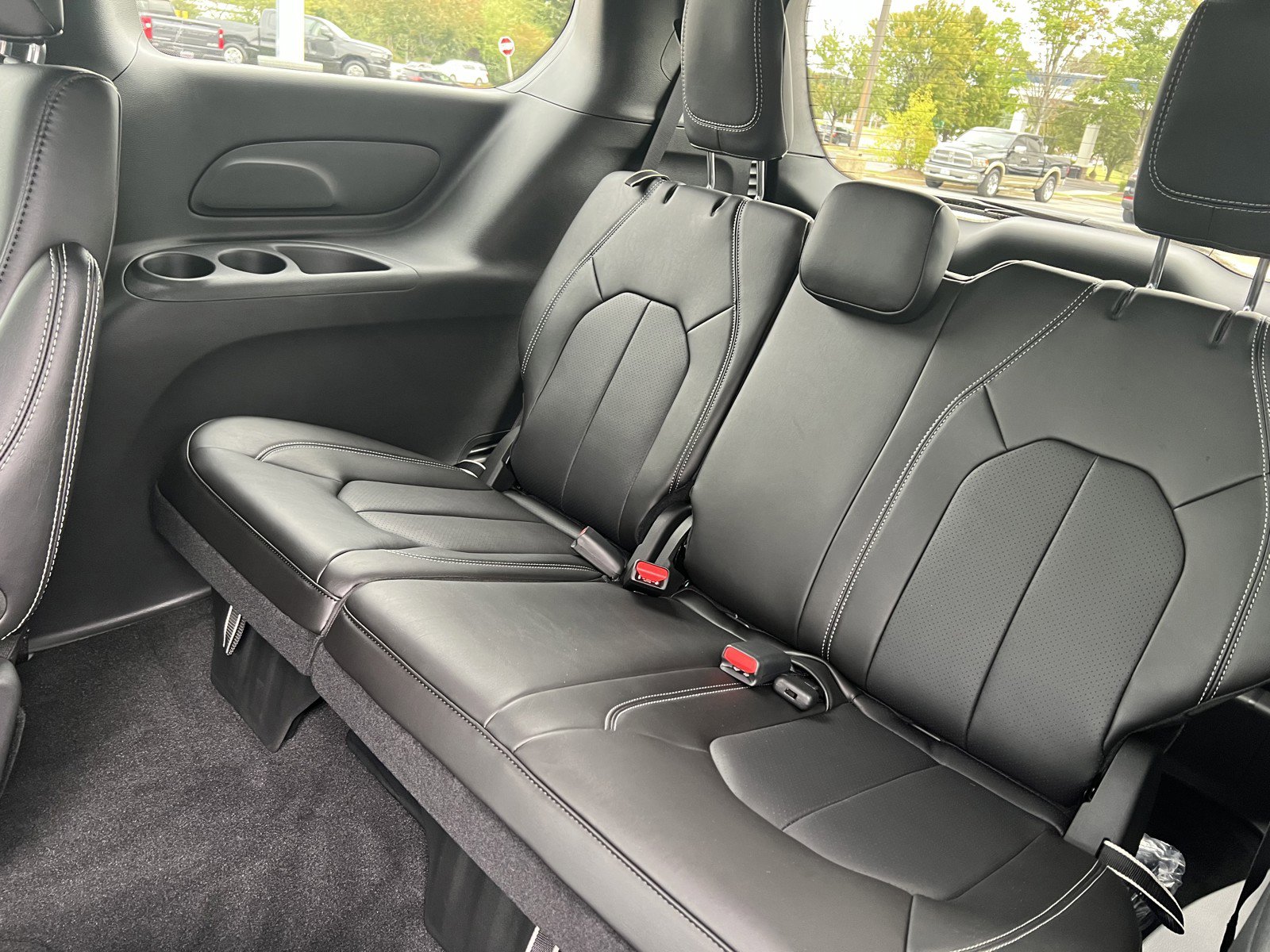 New 2026 Chrysler Voyager LX image 10