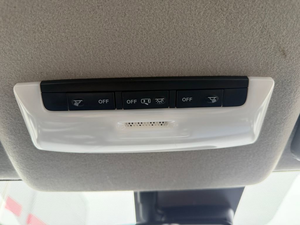 Certified 2025 Nissan Versa SV w/ Trunk Package image 23