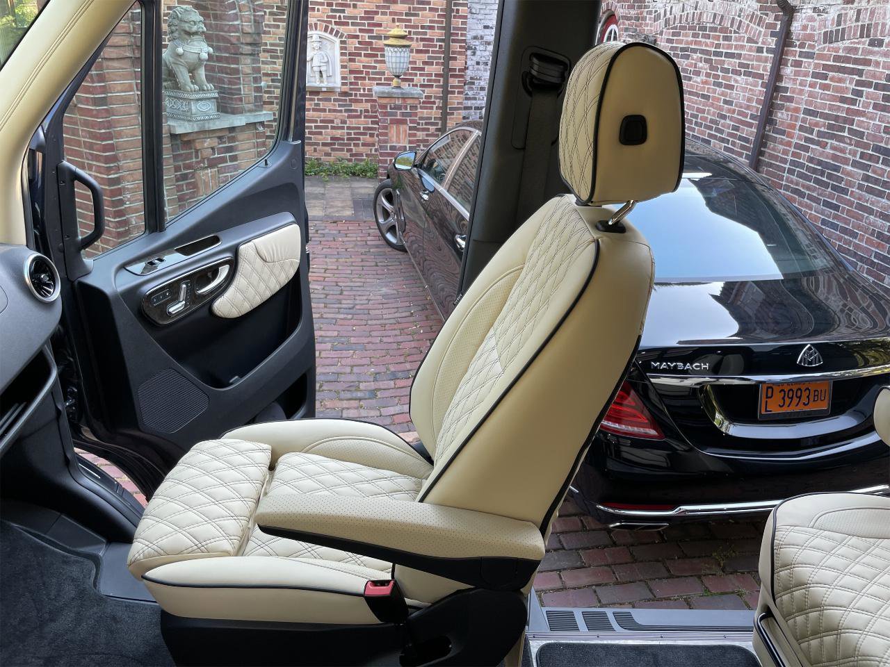 Used 2021 Mercedes-Benz Sprinter 2500 image 2